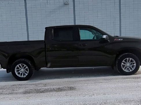 Certified 2023 Chevrolet Silverado 1500 LT w/ Z71 Off-Road Package image 9