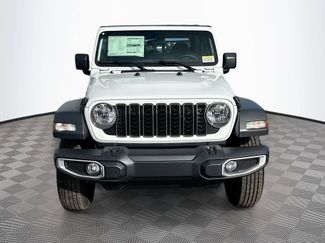 New 2026 Jeep Gladiator Sport video 2