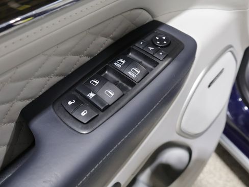 Used 2018 Jeep Grand Cherokee Summit AWD/4WD image 14