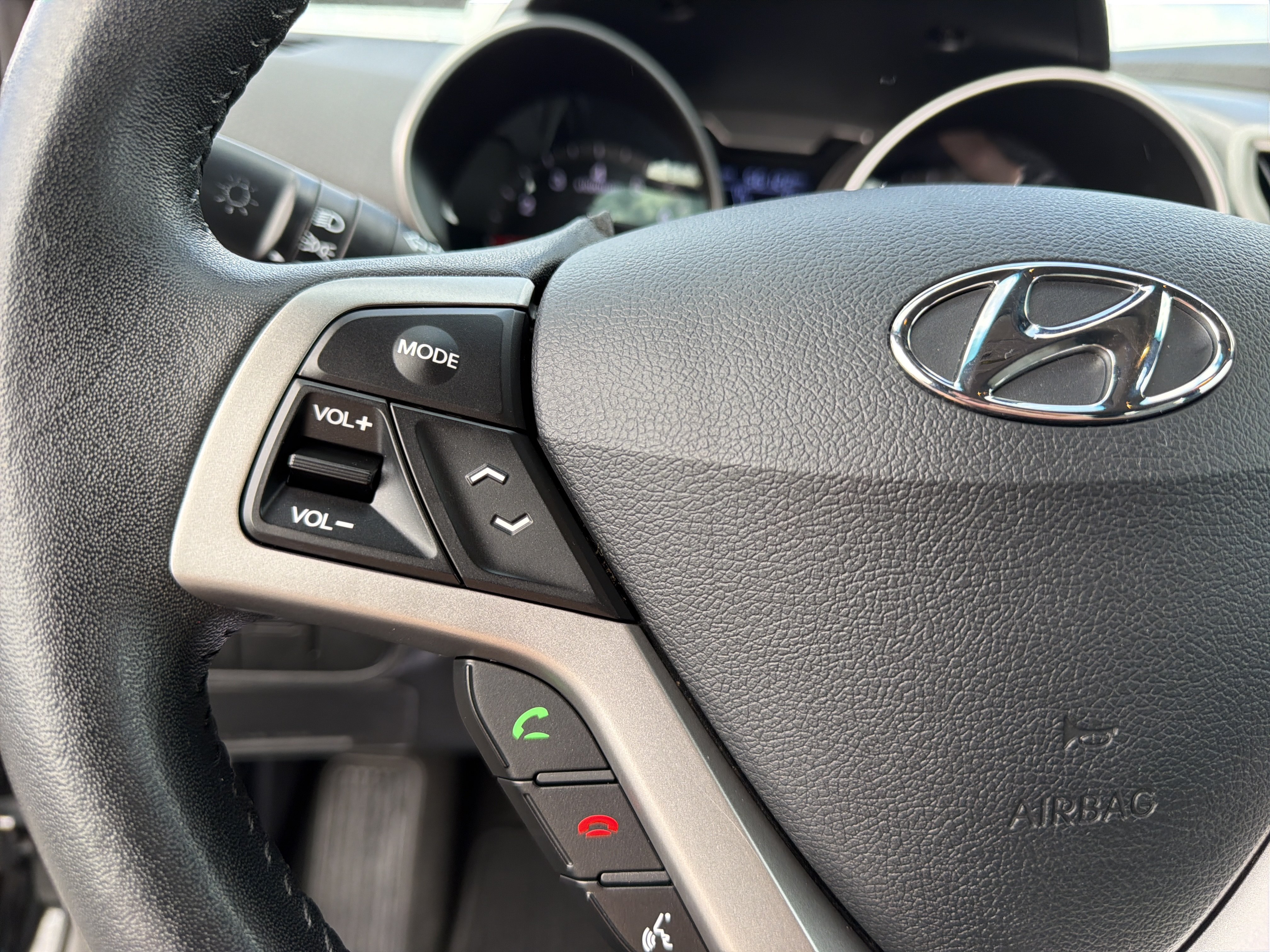 Used 2013 Hyundai Veloster w/ Style Pkg FWD image 17