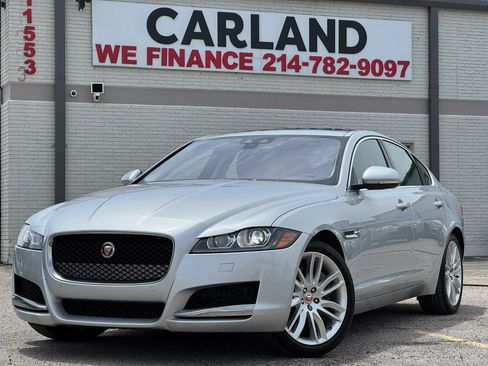 Used 2017 Jaguar XF Prestige RWD image 1
