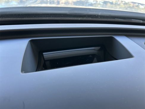 Certified 2026 Volkswagen Tiguan SE R-Line image 27