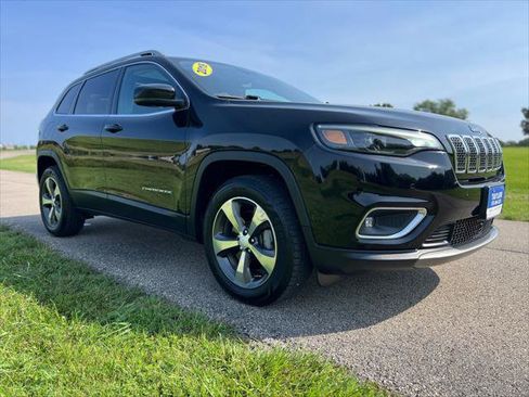 Certified 2019 Jeep Cherokee Limited w/ Luxury Group AWD/4WD image 1