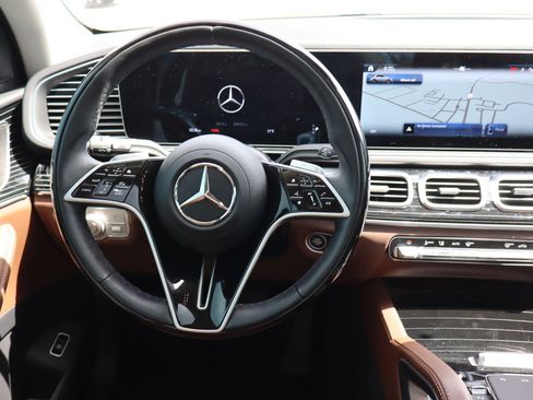 Used 2024 Mercedes-Benz GLE 450 4MATIC image 13