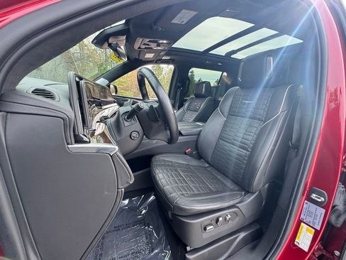 Certified 2021 Cadillac Escalade Premium Luxury Platinum image 6