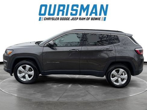 Used 2019 Jeep Compass Latitude image 3
