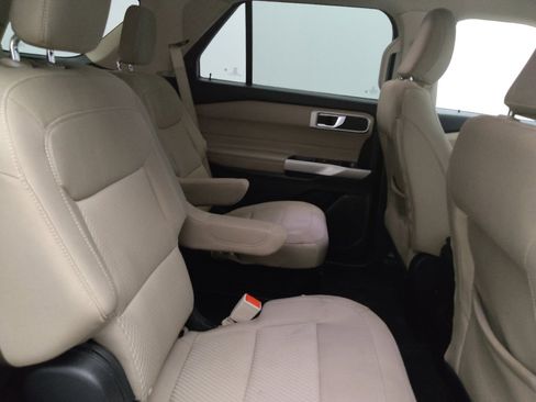 Used 2022 Ford Explorer XLT RWD image 19