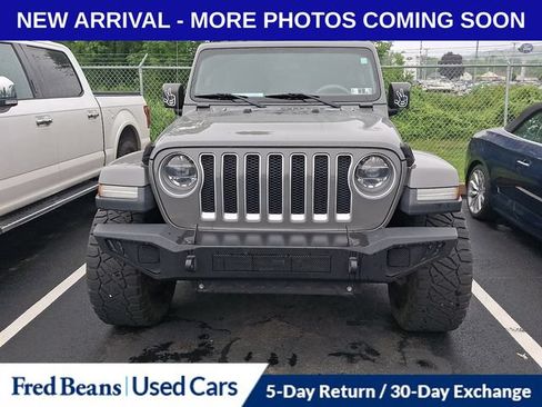 Used 2019 Jeep Wrangler Unlimited Sahara w/ Cold Weather Group AWD/4WD image 2