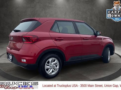Used 2023 Hyundai Venue SE image 3