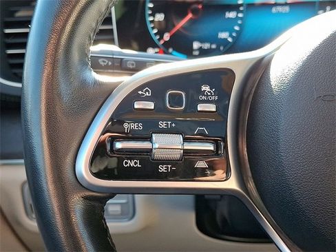 Used 2022 Mercedes-Benz GLS 450 4MATIC image 24