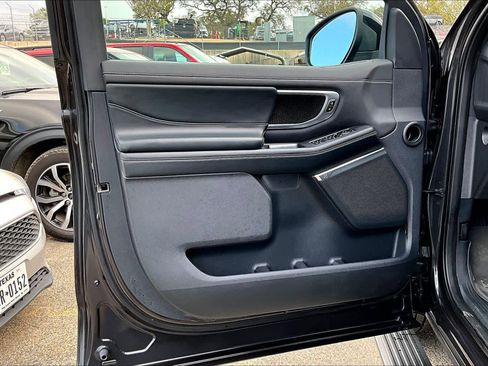 Used 2025 Ford Expedition Platinum w/ Stealth Appearance Package image 22