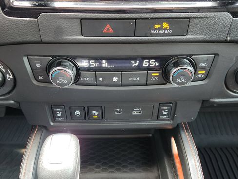 Used 2023 Nissan Frontier PRO-4X w/ Pro-4X Premium Package AWD/4WD image 22