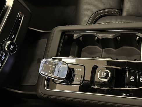 New 2026 Volvo XC90 T8 Ultra w/ Protection Package Premier image 19