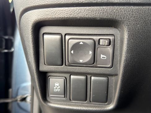 Used 2014 Nissan Juke SL FWD image 27