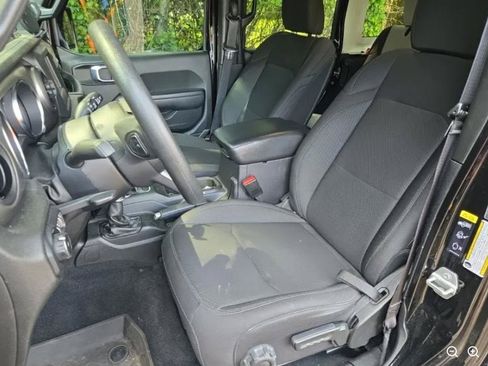 Used 2022 Jeep Wrangler Unlimited Sport AWD/4WD image 8