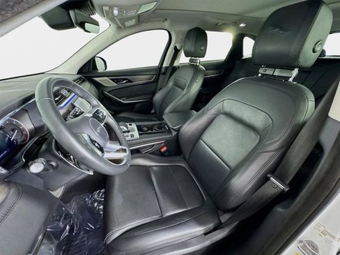 Used 2023 Jaguar F-PACE S image 11