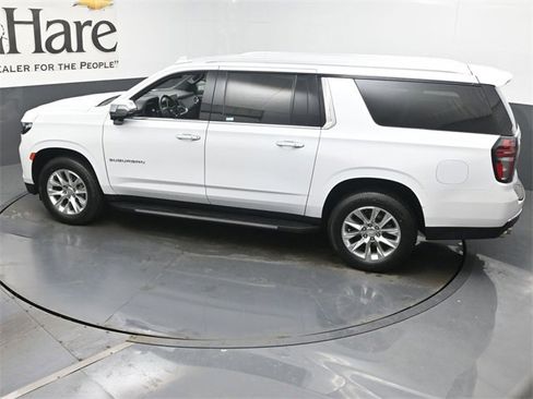 Used 2023 Chevrolet Suburban Premier image 42