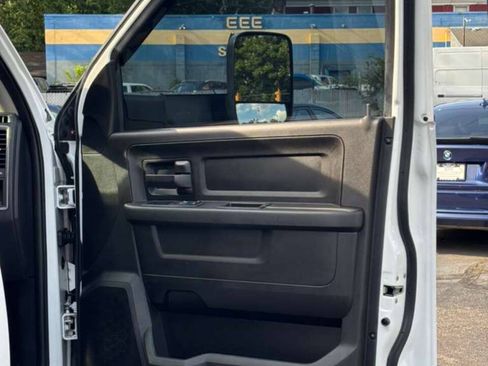 Used 2018 RAM 2500 Tradesman w/ Chrome Appearance Group AWD/4WD image 17