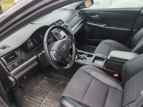 Used 2016 Toyota Camry SE w/ Protection Package (Q2) image 10