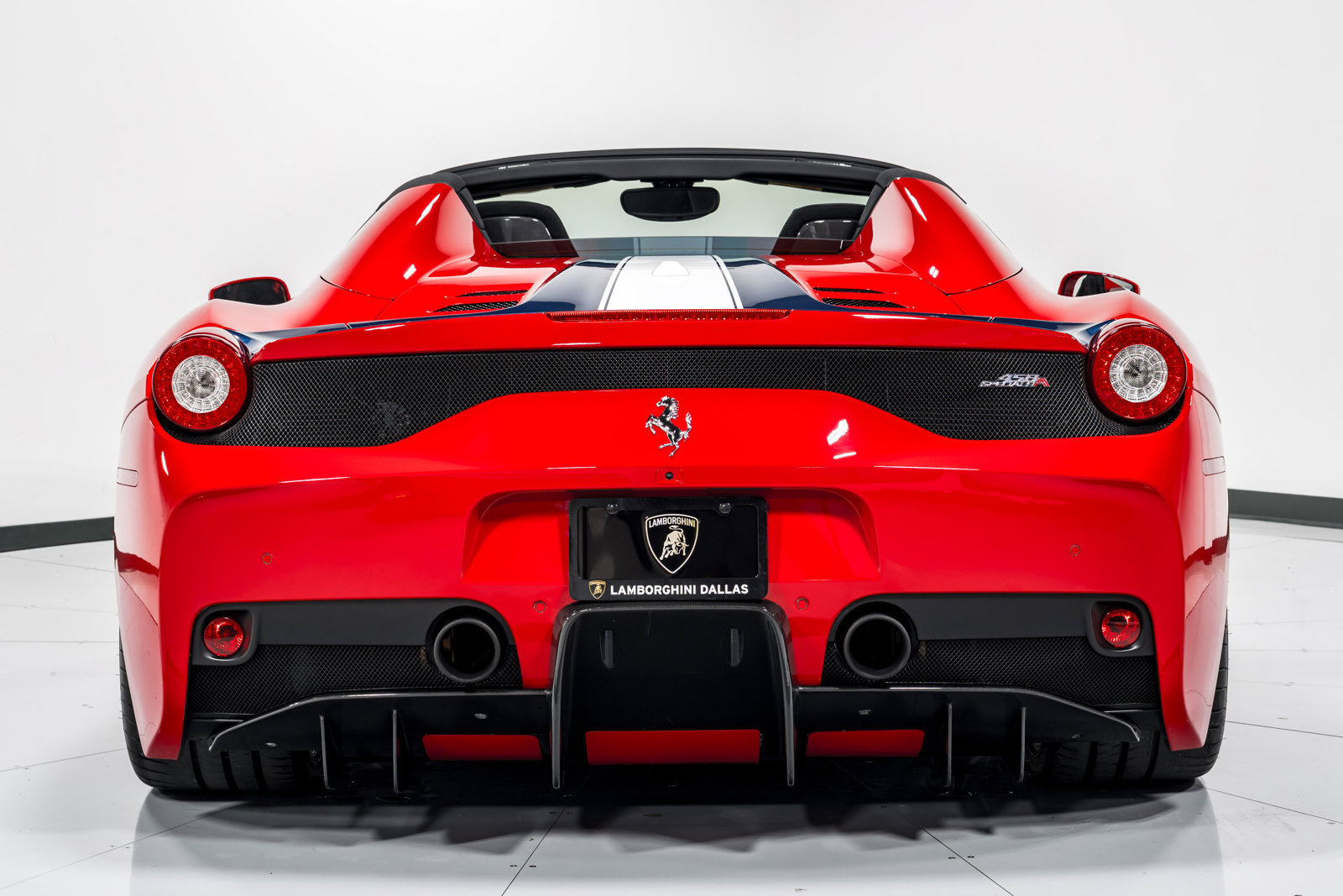 Used 2015 Ferrari 458 Speciale A RWD image 4
