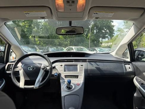 Used 2014 Toyota Prius Four FWD image 16