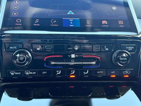 Used 2022 Jeep Grand Cherokee L Limited image 28