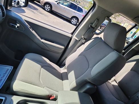Used 2013 Nissan Frontier SV image 14