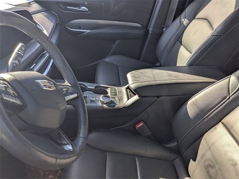 Used 2024 Cadillac XT4 Premium Luxury image 8