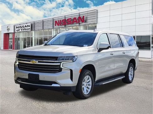 Used 2024 Chevrolet Suburban LT RWD image 8