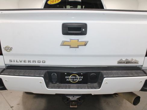 Used 2019 Chevrolet Silverado 2500 High Country w/ Duramax Plus Package image 8