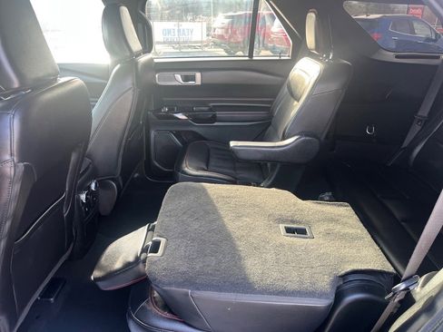 Certified 2023 Ford Explorer ST-Line w/ Class IV Trailer Tow Package image 18