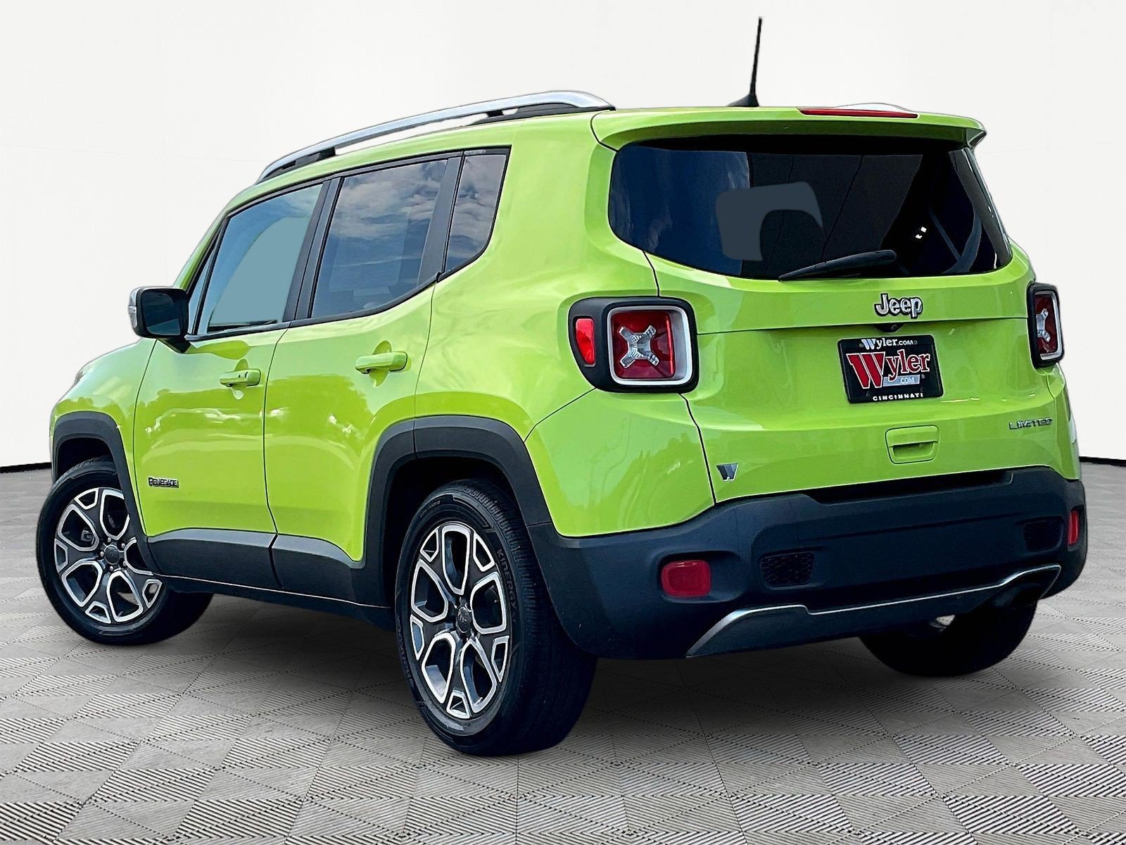 Used 2018 Jeep Renegade Limited FWD image 4