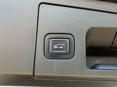 Certified 2023 Cadillac XT4 Sport image 10