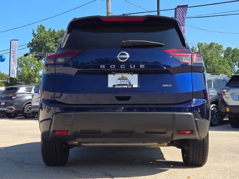 Used 2025 Nissan Rogue SV AWD/4WD image 14
