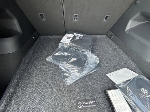 Certified 2026 Volkswagen Tiguan SE FWD image 36
