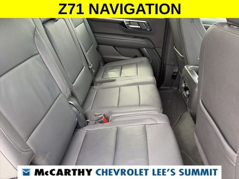 Used 2025 Chevrolet Suburban Z71 AWD/4WD image 39
