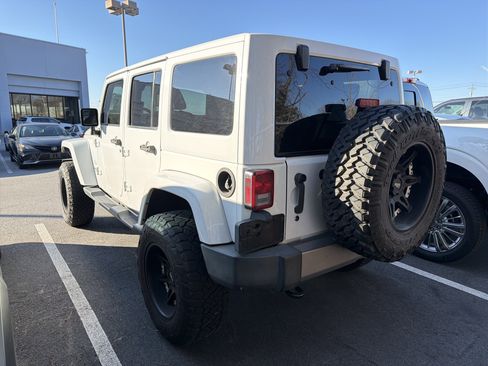 Used 2015 Jeep Wrangler Unlimited Sahara w/ Connectivity Group image 6