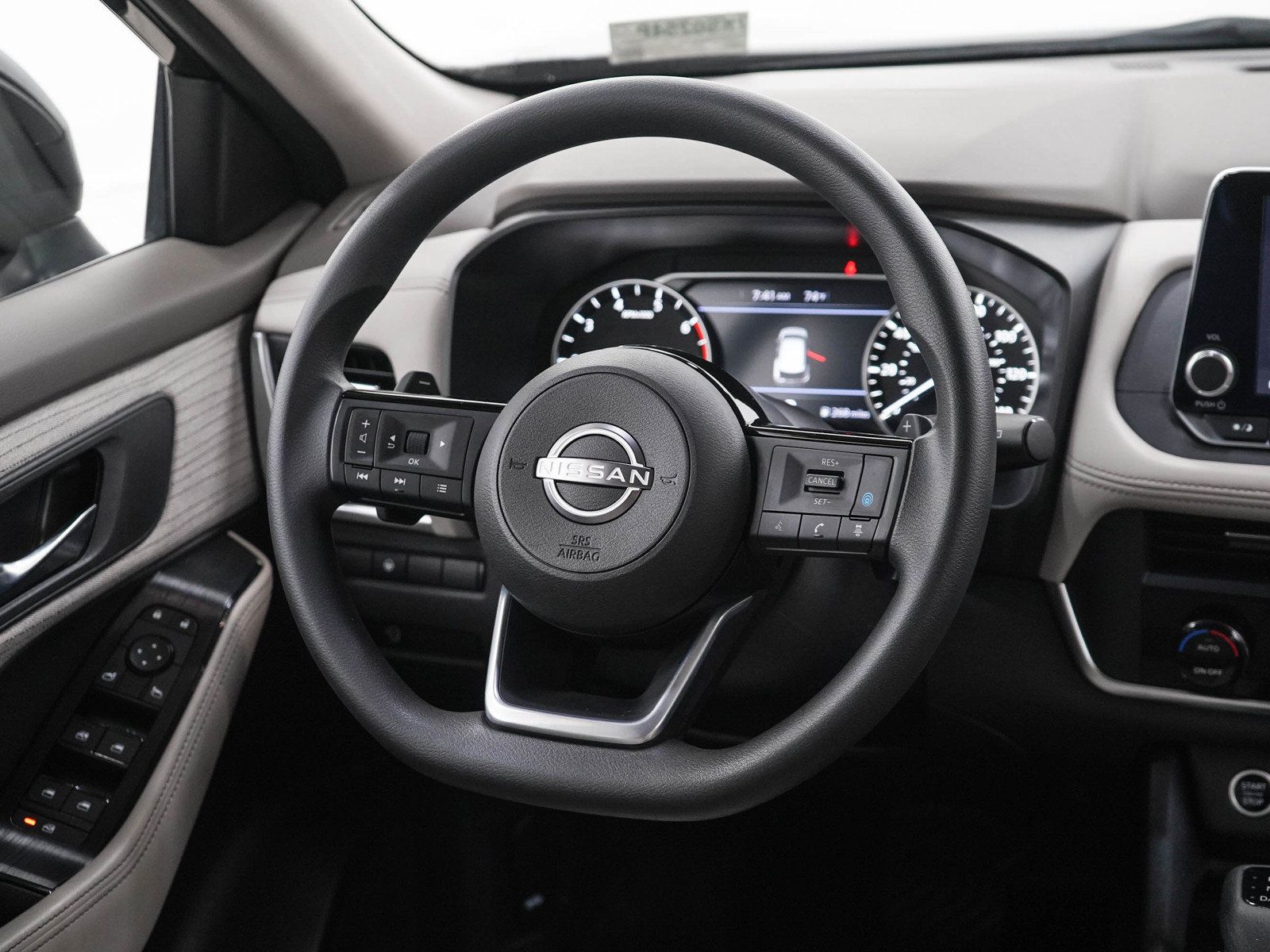 Used 2023 Nissan Rogue SV AWD/4WD image 14