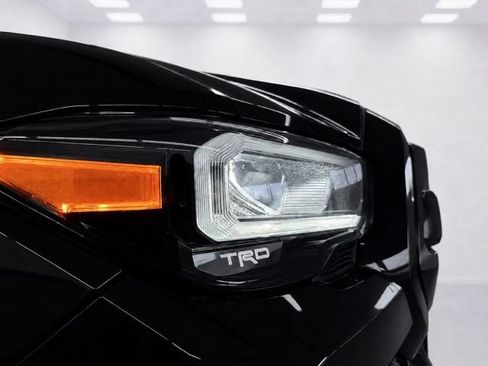 Used 2018 Toyota Tacoma TRD Pro AWD/4WD image 13