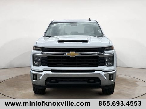 Used 2024 Chevrolet Silverado 2500 LT image 8