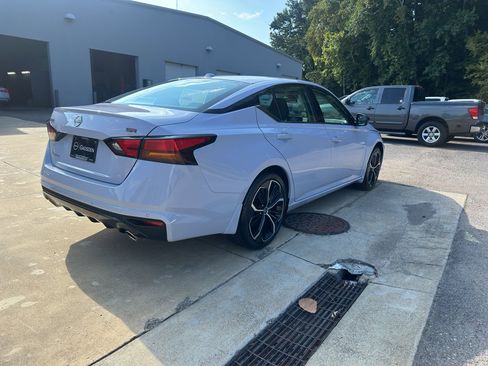 New 2025 Nissan Altima 2.5 SR image 4