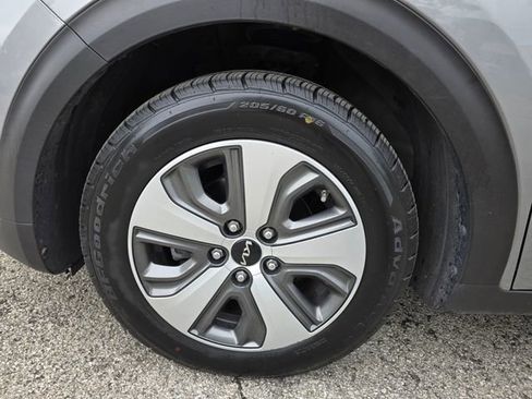 Used 2022 Kia Niro LX FWD image 18