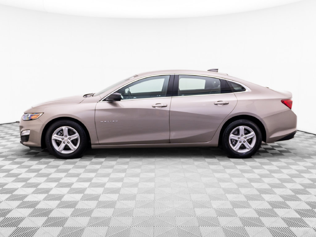 Used 2023 Chevrolet Malibu LS FWD image 2