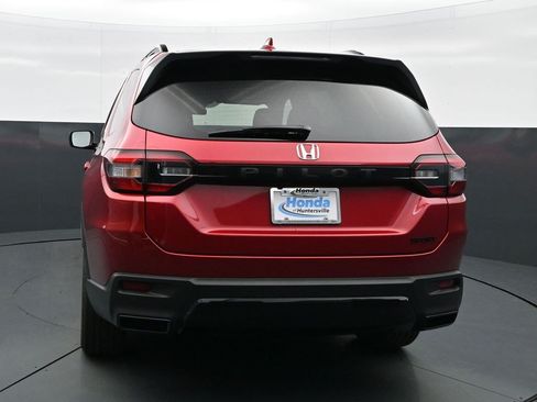 Used 2026 Honda Pilot Sport image 5