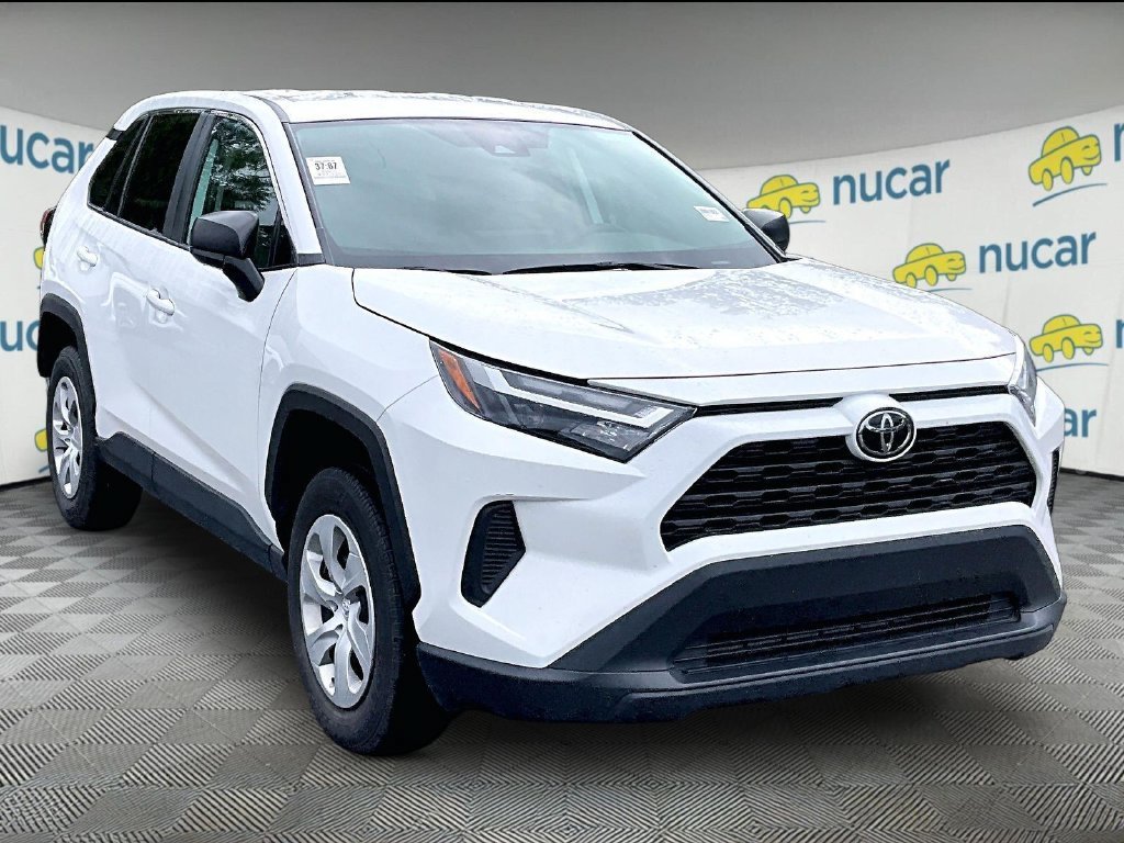 Used 2025 Toyota RAV4 LE AWD/4WD image 1