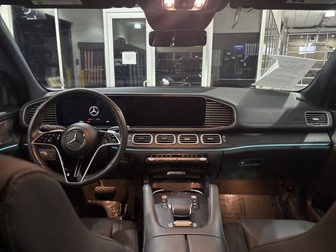 Used 2025 Mercedes-Benz GLS 450 4MATIC image 29