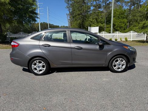 Used 2014 Ford Fiesta SE image 42