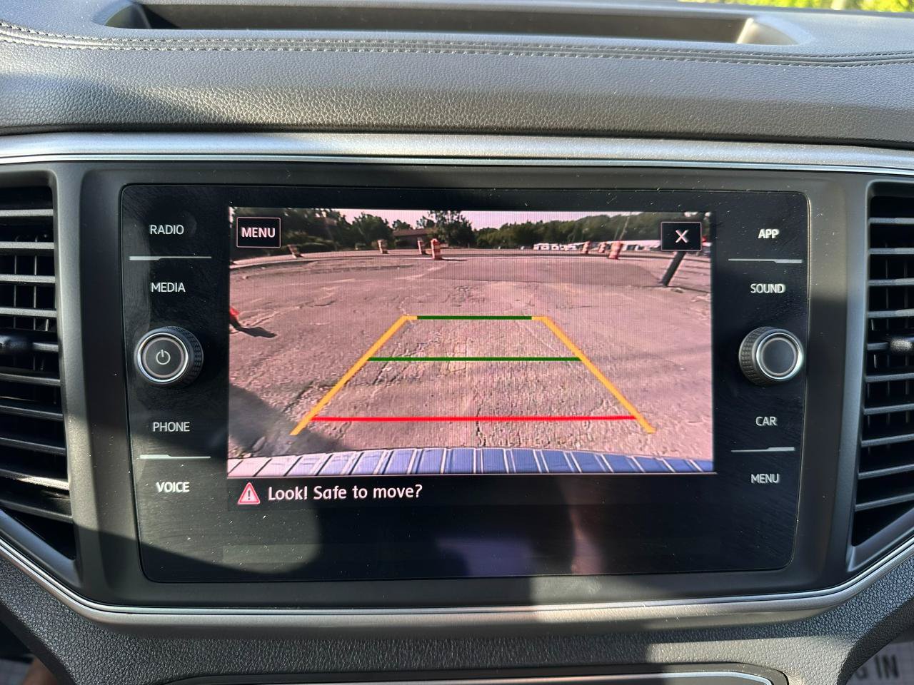 Used 2018 Volkswagen Atlas SE FWD image 22