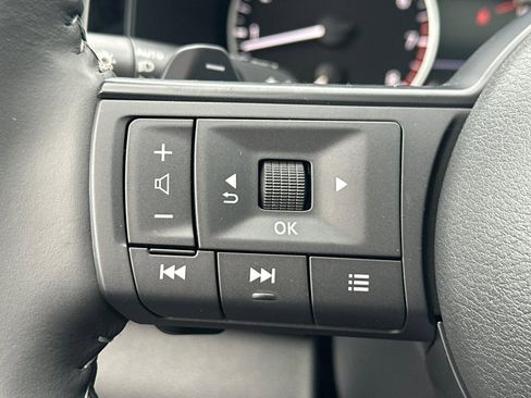 New 2025 Nissan Pathfinder SV w/ SV Premium Package image 29