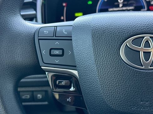 Used 2025 Toyota Camry LE FWD image 26